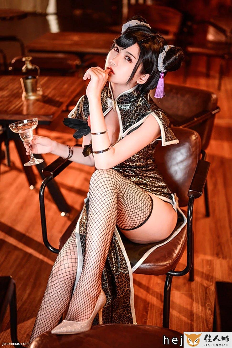 鳗鱼霏儿旗袍返图:三套造型漫展现场直击 cosplay写真 第3张