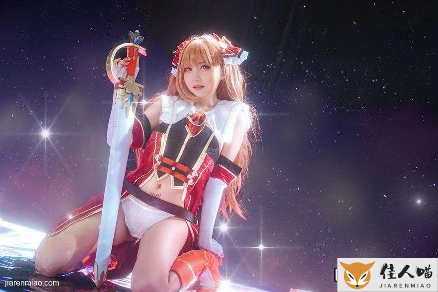 一只熊仔吗cos图片欣赏:微胖系银发战士造型 cosplay写真 第3张