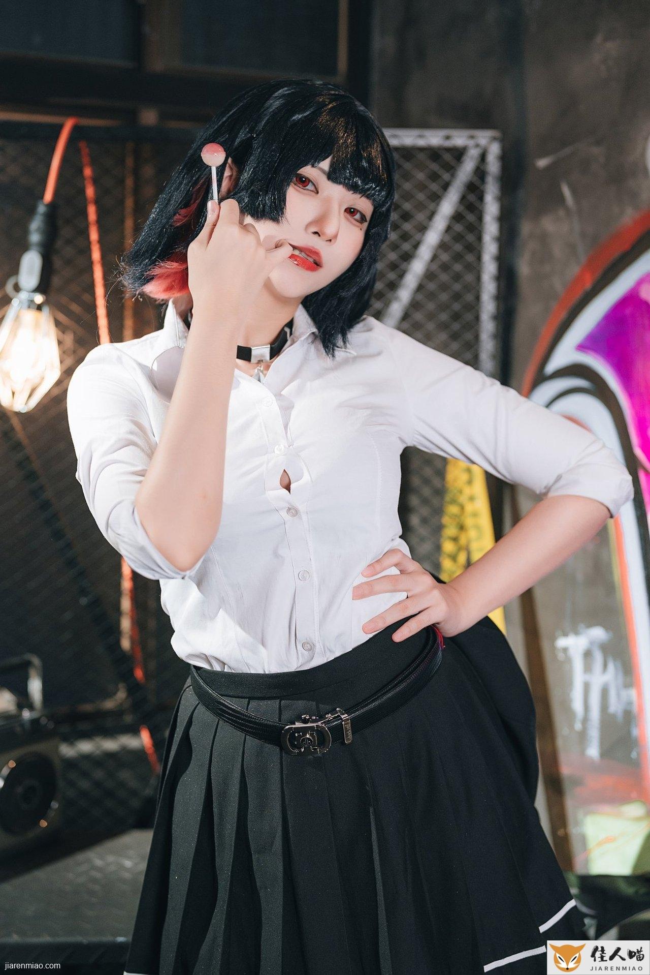 小空sora艾莲乔日常版cosplay 白衬衫黑丝鲨鱼女仆 cosplay写真 第3张