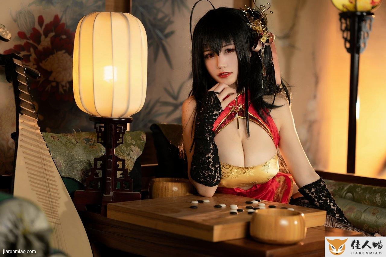 小仓千代w蔚蓝档案cosplay返图：红金和风道具堆满场