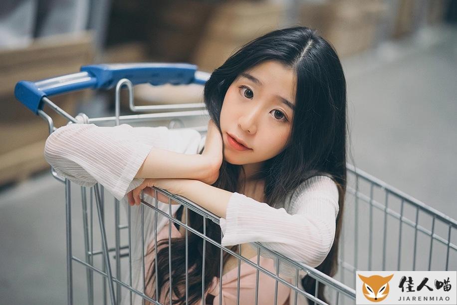穆零Mu0写真合集赏析：女摄影师镜头下的时尚与猫咪日常
